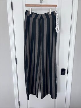 NWT Locker Room Black and Gray Striped Wide Leg Trouser Pants Size Small